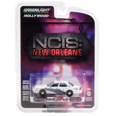 44990E-GRL FORD Crown Victoria Police Interceptor "New Orleans Police" 2006 (из телесериала "Морская полиция: Новый Орлеан"), 1:64
